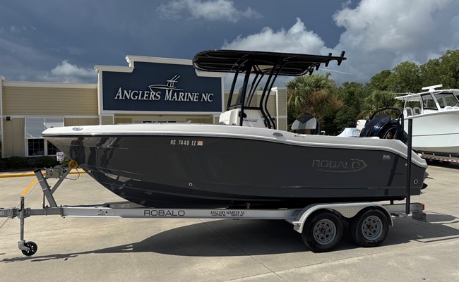 2023 Robalo R202 Explorer